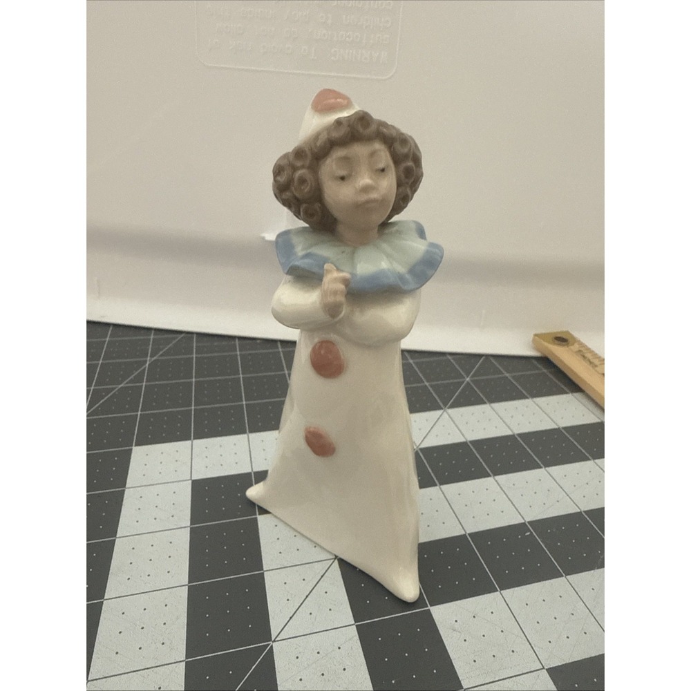 Lladro NAO Daisa‎ 1987 Pierrot Clown Girl Figure 6" Spain White Outfit BROKEN